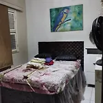 Apt com 2 qtos, 1 banheiro, mobiliado, fogão com gás, gostaria em Fortaleza Ceará