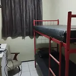 Apt com 2 qtos, 1 banheiro, mobiliado, fogão com gás, gostaria em Fortaleza Ceará