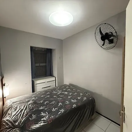 Com 2 Qtos, 1 Banheiro, Mobiliado, Fogão Com Gás, Gostaria Em Ceará *